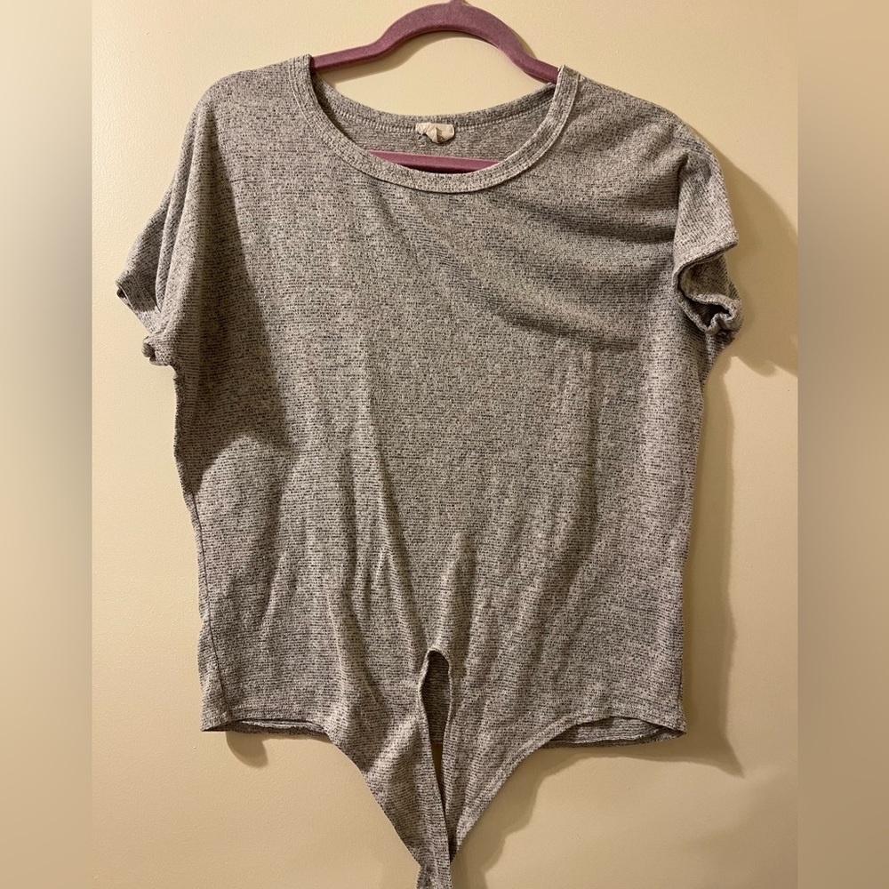 Front knot gray T-shirt